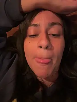 Geovana blan online show from April 28, 2026, 2:27 am