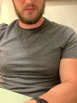 Empresarioloiro online show from March 4, 2026, 8:59 pm