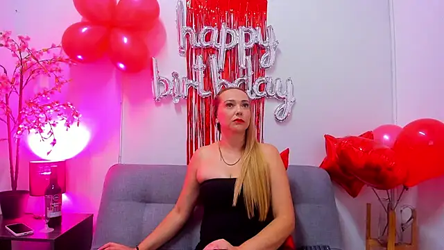 KahiaSmith online show from May 11, 2026, 1:17 pm