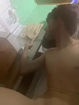 6dilax9 online show from April 15, 2026, 10:32 pm