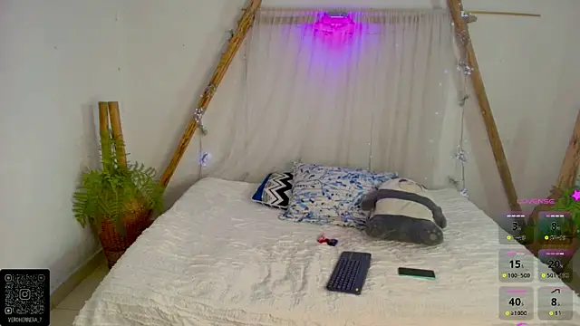 marianafoxx  online show from March 25, 2026, 1:39 pm