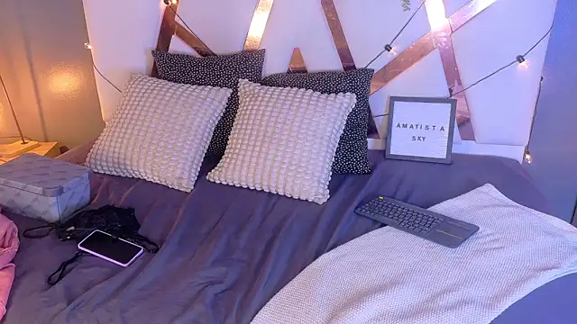 AmatistaSky   online show from April 15, 2026, 11:50 am