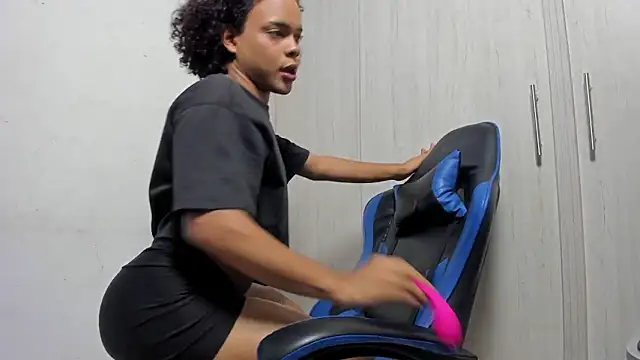 valeriahustooon online show from March 6, 2026, 11:12 pm