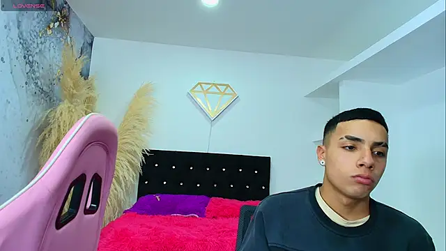 Ariatna Andy online show from March 31, 2026, 9:15 pm