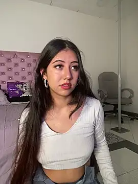 Snapshot of Lunaliaa_ chatting on June 30, 2026, 5:08 am Lunaliaa online show from June 30, 2026, 5:08 am