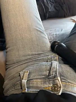 aleexii s online show from April 13, 2026, 3:50 pm