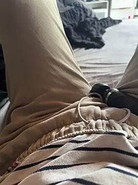 aleexii s online show from April 21, 2026, 10:10 am