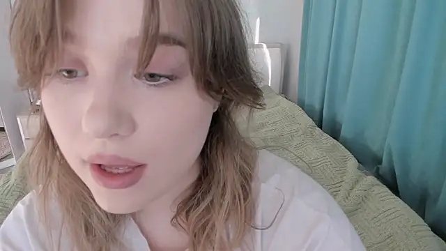 Snapshot of JennyHardy chatting on July 5, 2026, 2:13 pm JennyHardy online show from July 5, 2026, 2:13 pm