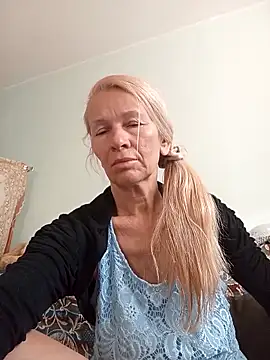 ViktoriaSexi1 online show from April 21, 2026, 4:52 am