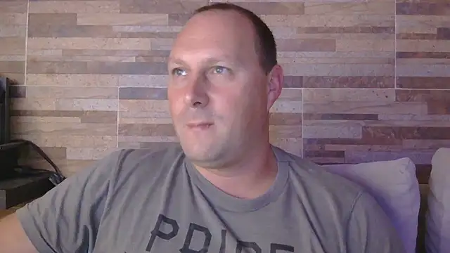 lustonfan online show from April 11, 2026, 8:24 pm