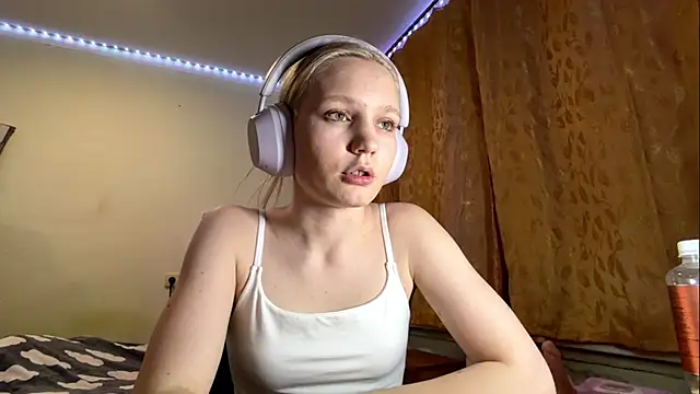 LolaSpermina online show from March 10, 2026, 6:02 pm