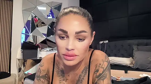 AMBER HARD online show from April 6, 2026, 12:08 am