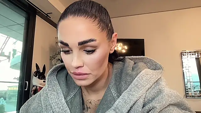 AMBER HARD online show from April 16, 2026, 6:09 pm