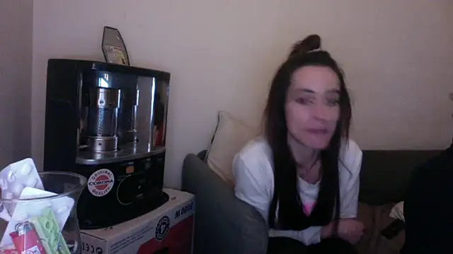 Snapshot of chiara-mario chatting on March 4, 2026, 4:46 pm chiara-mario online show from March 4, 2026, 4:46 pm