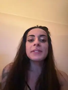 chiara-mario online show from May 11, 2026, 1:44 am