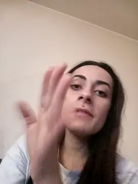 chiara-mario online show from May 13, 2026, 7:06 am