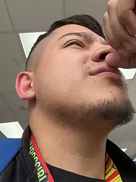 OliverTabordaa online show from March 12, 2026, 5:52 pm