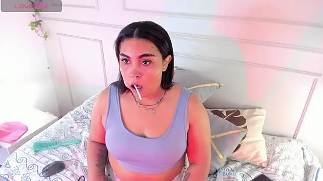 Candyy rose  online show from April 11, 2026, 3:33 am