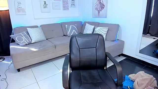 Dana sophiia online show from April 10, 2026, 1:27 pm