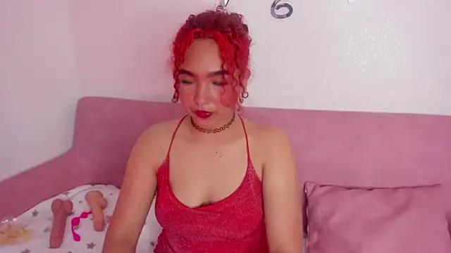 Snapshot of CoralineRed chatting on June 1, 2026, 7:26 pm CoralineRed online show from June 1, 2026, 7:26 pm