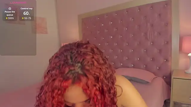 Snapshot of CoralineRed chatting on June 5, 2026, 11:21 pm CoralineRed online show from June 5, 2026, 11:21 pm