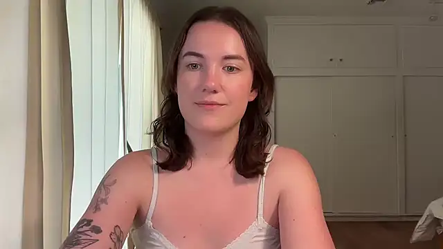 summerxo online show from April 1, 2026, 6:05 pm