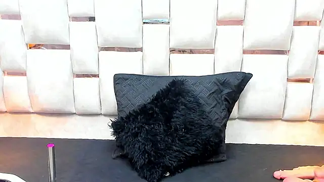 Milf Drip online show from April 20, 2026, 12:30 pm