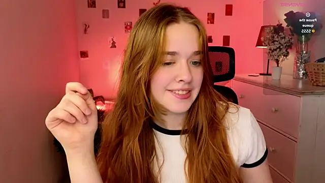 Snapshot of TiffanyVex chatting on May 1, 2026, 3:27 pm TiffanyVex online show from May 1, 2026, 3:27 pm