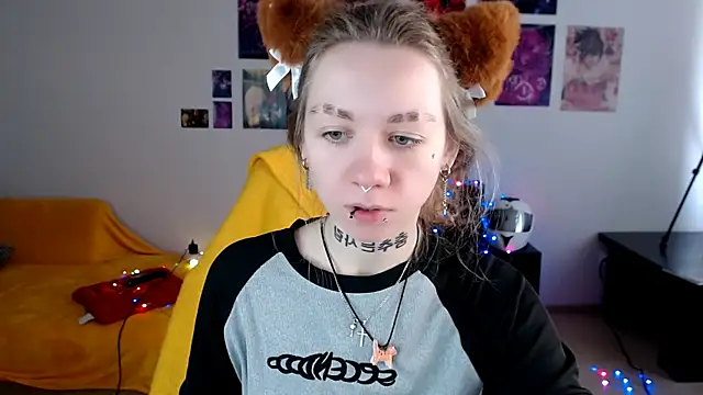 Nica Kawaii online show from April 23, 2026, 6:58 am