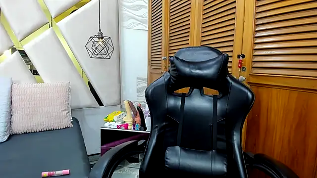 Candy Stormi online show from April 21, 2026, 11:38 am