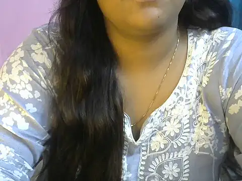 Snapshot of QUEEN-OF-QUEEN chatting on July 7, 2026, 8:02 pm QUEEN-OF-QUEEN online show from July 7, 2026, 8:02 pm