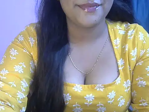 Snapshot of QUEEN-OF-QUEEN chatting on July 8, 2026, 6:34 pm QUEEN-OF-QUEEN online show from July 8, 2026, 6:34 pm