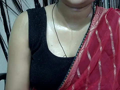 NayraG online show from June 25, 2026, 9:14 am