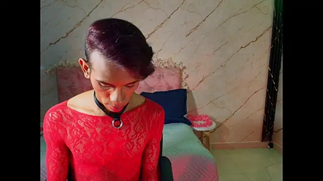 monserrat petite online show from March 12, 2026, 2:45 pm