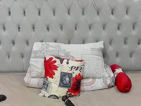 DarkBubble xx online show from March 8, 2026, 6:23 pm