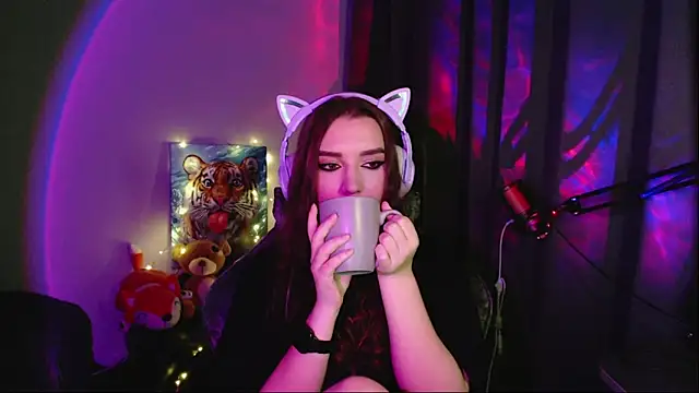 Celia Sensual  online show from June 1, 2026, 7:04 pm
