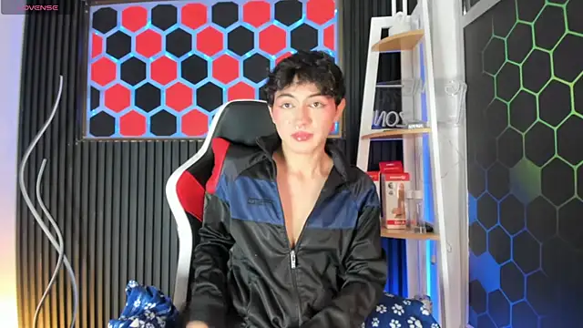 Snapshot of Cristopher_Wild chatting on May 6, 2026, 8:47 pm Cristopher Wild online show from May 6, 2026, 8:47 pm