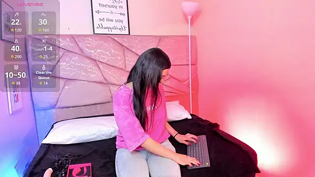 Snapshot of Amara_Velle chatting on May 12, 2026, 1:08 pm Amara Velle online show from May 12, 2026, 1:08 pm