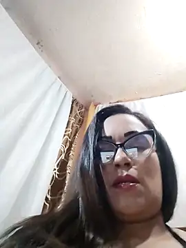 Snapshot of maroita chatting on June 6, 2026, 3:06 pm maroita online show from June 6, 2026, 3:06 pm