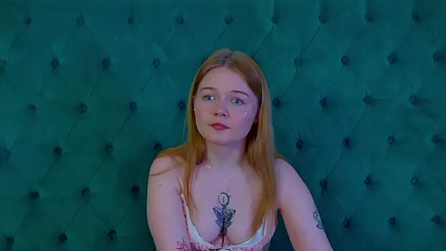 ElinaVale online show from April 16, 2026, 6:30 pm