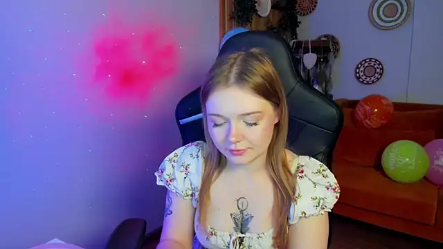Snapshot of ElinaVale chatting on May 12, 2026, 5:10 pm ElinaVale online show from May 12, 2026, 5:10 pm