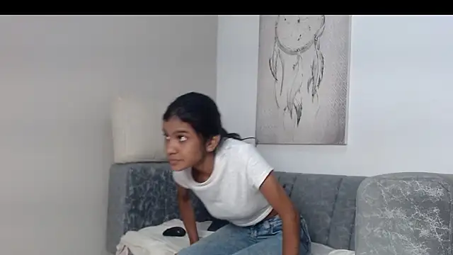 Snapshot of queen_adhara chatting on May 19, 2026, 12:55 pm queen adhara online show from May 19, 2026, 12:55 pm
