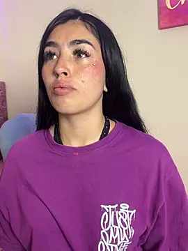 Charlothe1 online show from April 15, 2026, 12:39 am