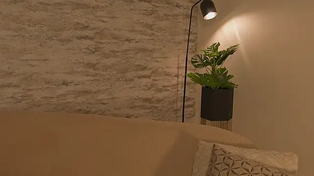 Julie Belle  online show from April 17, 2026, 12:24 am