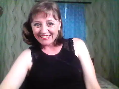 Alisaprice077 online show from May 1, 2026, 4:00 pm