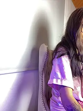 Cloe pink1 online show from April 22, 2026, 1:34 pm