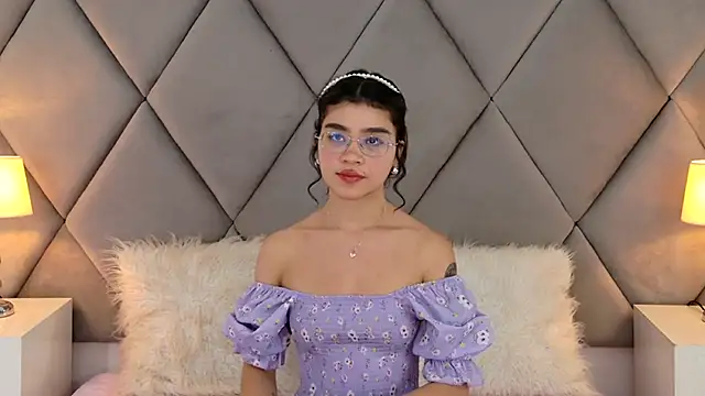 Snapshot of OliviaDiaz chatting on May 16, 2026, 7:34 pm OliviaDiaz online show from May 16, 2026, 7:34 pm