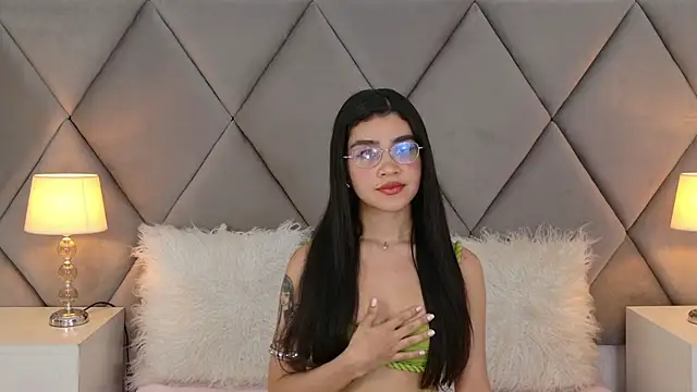 Snapshot of OliviaDiaz chatting on May 24, 2026, 12:04 am OliviaDiaz online show from May 24, 2026, 12:04 am