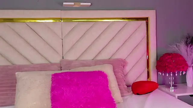 sweett melodyy online show from March 25, 2026, 8:48 pm