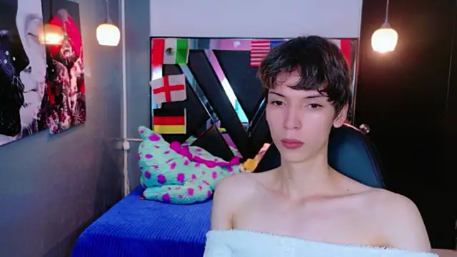 Stefany PiInk online show from June 20, 2026, 12:19 pm